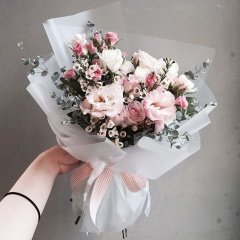 Sprey Gül ve Lisianthus Buketi