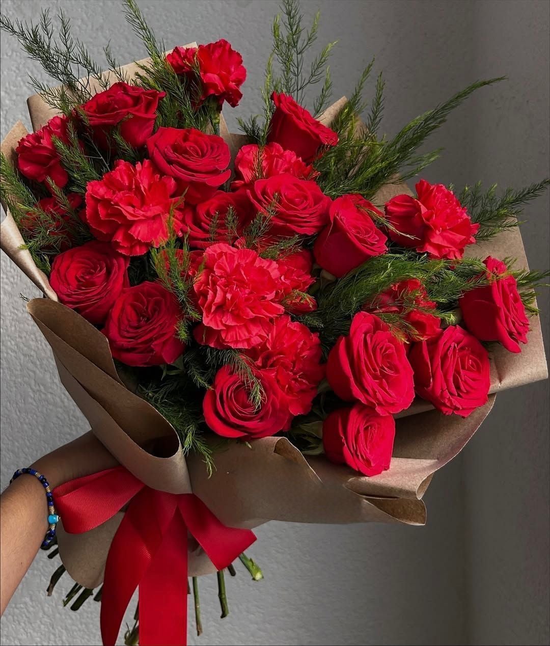 Kırmızı Gül ve Karanfil Buketi