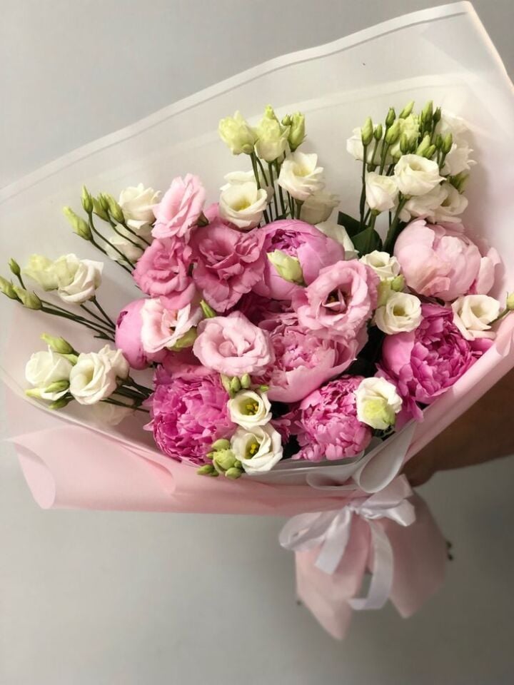 Pembe Şakayık ve Lisiyantus Aşkı